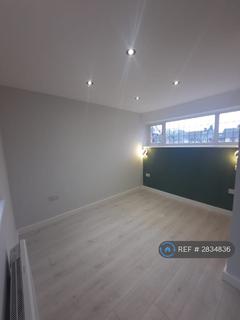 Studio to rent, Keats Way, West Drayton, UB7
