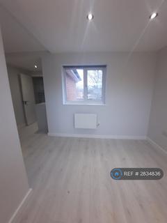 Studio to rent, Keats Way, West Drayton, UB7