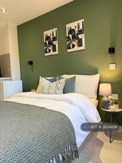 Studio to rent, Keats Way, West Drayton, UB7