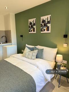 Studio to rent, Keats Way, West Drayton, UB7