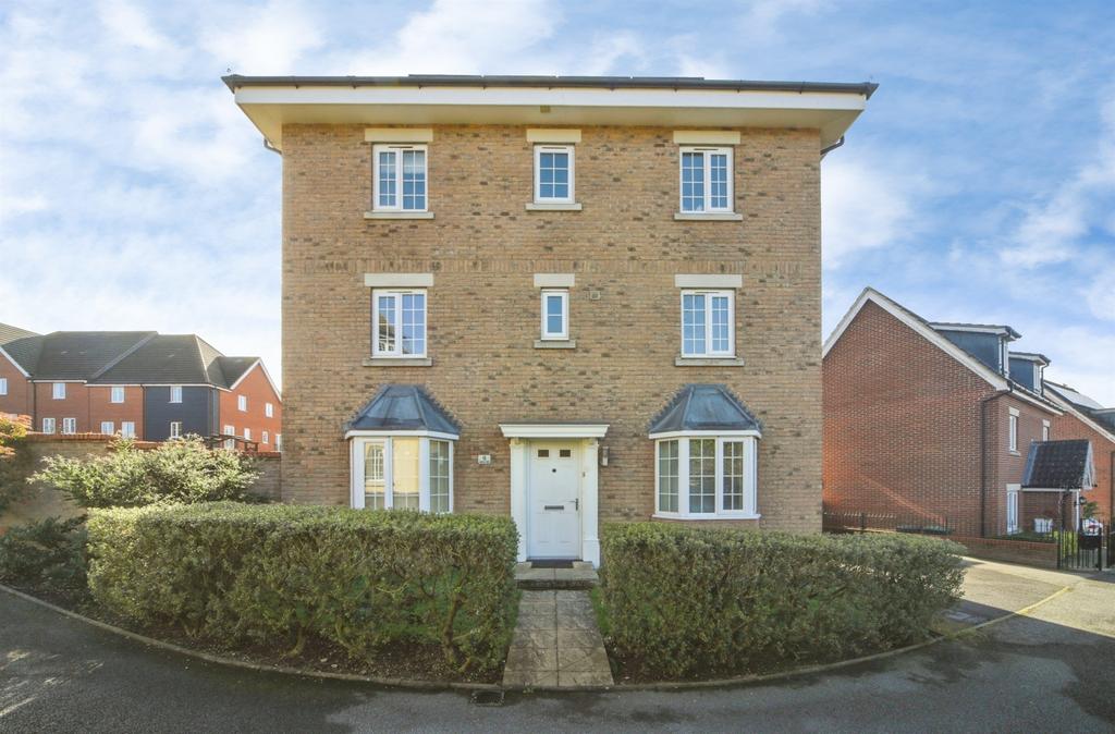 5 bedroom detached house for sale