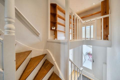 2 bedroom flat for sale, St Johns Way, Archway, London, N19