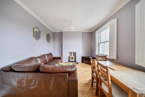 2 bedroom flat for sale, St Johns Way, Archway, London, N19