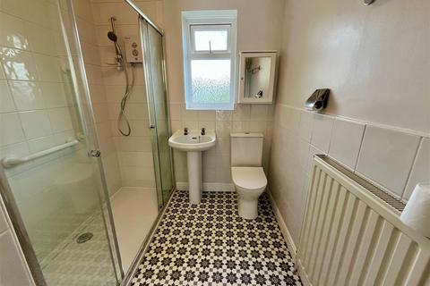 2 bedroom semi-detached bungalow to rent, St Johns Court, Clough Road, Hull