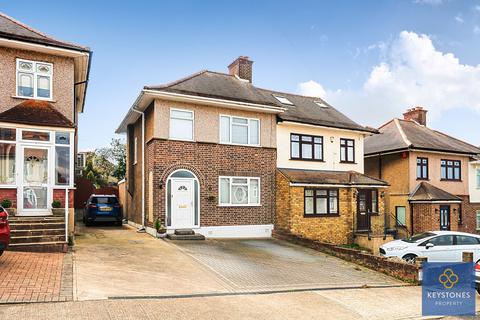 Ravenswood Close, Collier Row, RM5