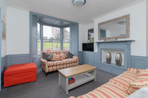 4 bedroom end of terrace house for sale, Trinity Square, Margate, CT9