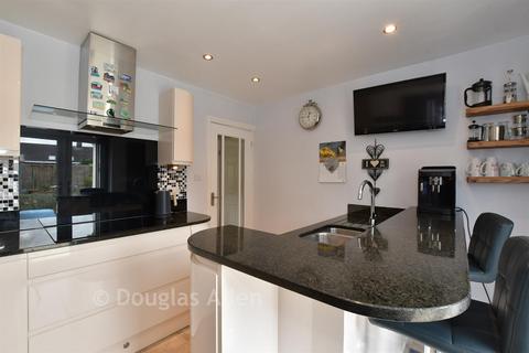 3 bedroom semi-detached bungalow for sale, Lucerne Walk, Wickford SS11