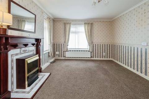 2 bedroom ground floor flat for sale, St. Georges Walk, Hull