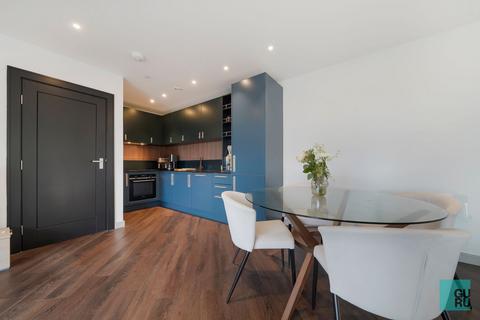 2 bedroom apartment to rent, Eden Grove, Surrey, TW18