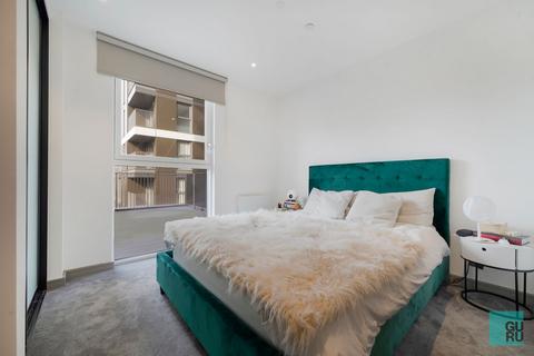 2 bedroom apartment to rent, Eden Grove, Surrey, TW18