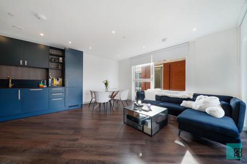 2 bedroom apartment to rent, Eden Grove, Surrey, TW18