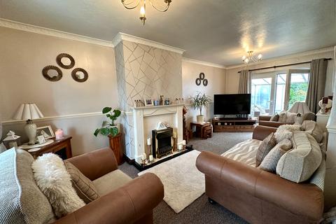 2 bedroom semi-detached house for sale, Stonehouse Crescent, Wednesbury WS10
