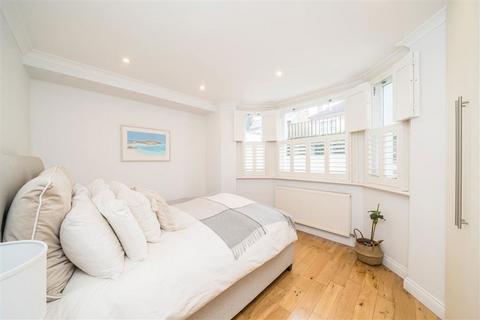 1 bedroom flat for sale, Byrne Road, LONDON SW12