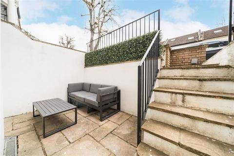 1 bedroom flat for sale, Byrne Road, LONDON SW12
