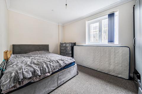 2 bedroom flat for sale, Vectis Way, Hampshire PO6