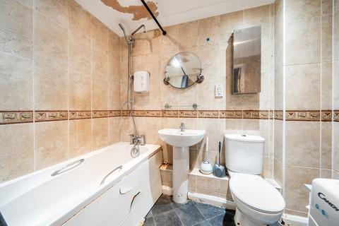 2 bedroom flat for sale, Vectis Way, Hampshire PO6