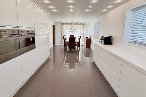 4 bedroom detached house for sale, Wheat Leasows, Telford TF6