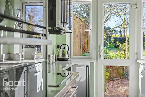3 bedroom semi-detached house for sale, Bintree Road, Billingford