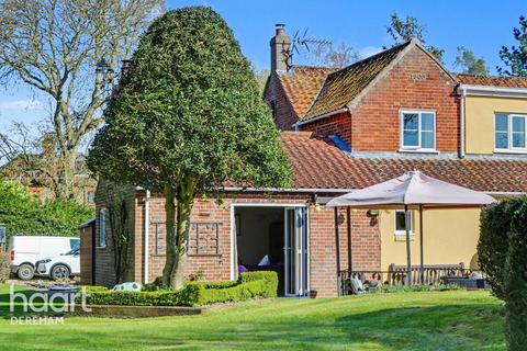 3 bedroom semi-detached house for sale, Bintree Road, Billingford