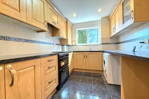 3 bedroom terraced house to rent, Pitstone Road, Northampton NN4