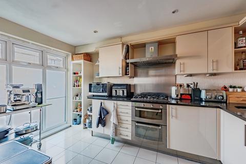 4 bedroom end of terrace house for sale, Gumbrell Mews, Redhill
