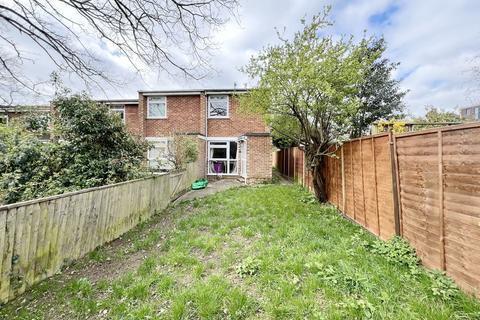 End of terrace house - Marriott Close, Oxford, Oxfordshire