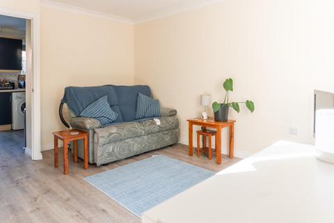 2 bedroom terraced house to rent, Keswick Close, Leicester LE2