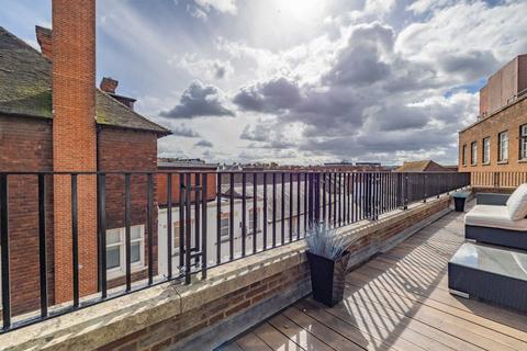 2 bedroom penthouse for sale, Stour Street, Canterbury, Kent, CT1
