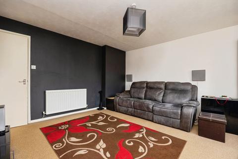 2 bedroom flat for sale, Gorse Court, Guildford, Surrey, GU4