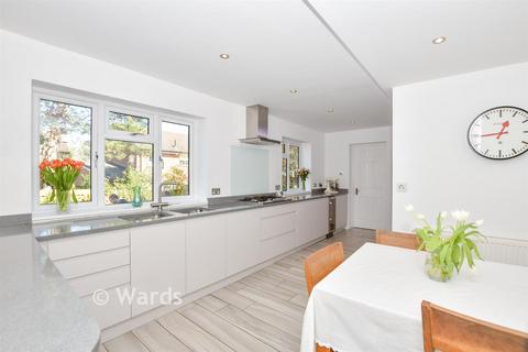 5 bedroom detached house for sale, Rocks Close, West Malling ME19
