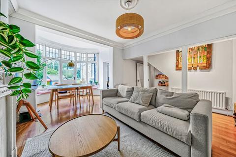 3 bedroom flat for sale, Coniston Road, London N10