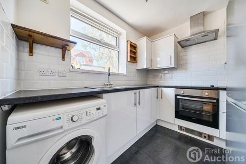 2 bedroom maisonette for sale, Broadlands Road, Bromley