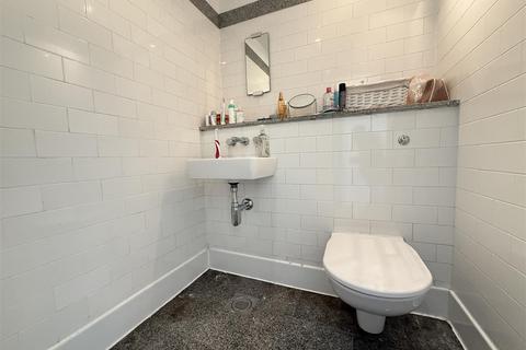 2 bedroom apartment for sale, Advent 2/3, 1 Isaac Way, Ancoats