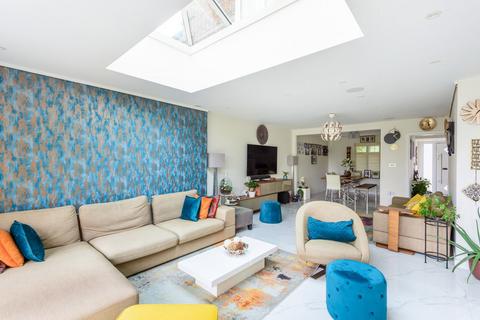 4 bedroom semi-detached house for sale, Northwood Way, Northwood HA6