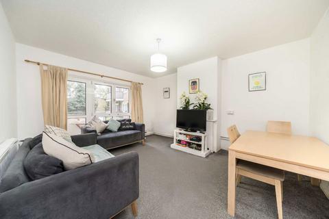 3 bedroom flat for sale, Nightingale Lane, London SW12