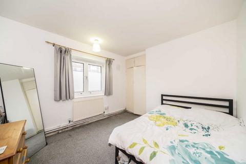 3 bedroom flat for sale, Nightingale Lane, London SW12