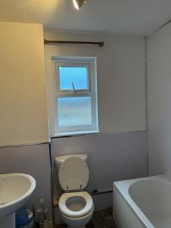 3 bedroom semi-detached house to rent, Clos Cadno, Cwmrhydyceirw SA6