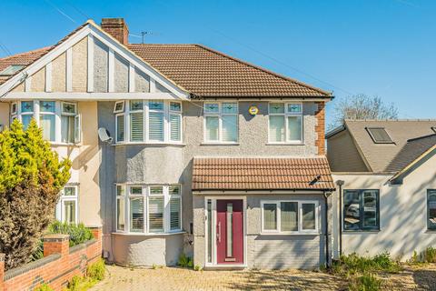 Lyndhurst Avenue, Whitton TW2