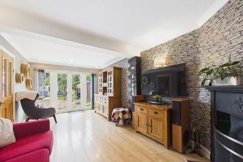 3 bedroom end of terrace house for sale – pohled 2
