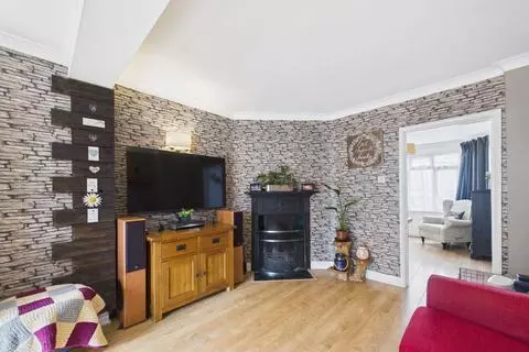 3 bedroom end of terrace house for sale – pohled 5