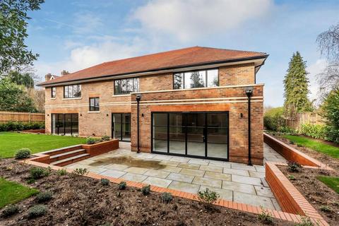 4 bedroom detached house for sale, Cross Lanes, Guildford