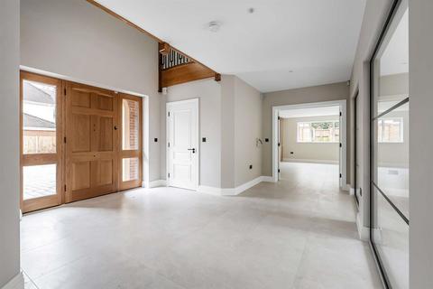 4 bedroom detached house for sale, Cross Lanes, Guildford