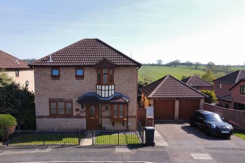4 bedroom detached house for sale, Allard Close, Rectory Farm, Northampton NN3