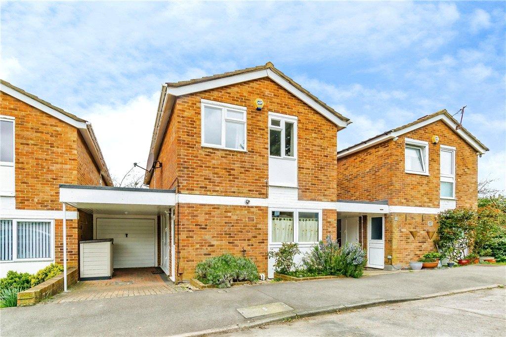 4 bedroom link detached house for sale