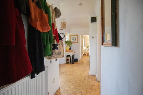 3 bedroom detached bungalow for sale, Manorside, Dersingham