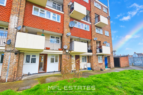 Studio for sale, Wisbeach Road, Croydon CR0