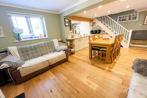 3 bedroom semi-detached house for sale, Primrose Close, Cowbridge, CF71