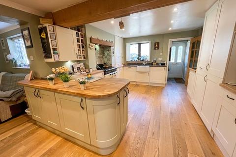 3 bedroom semi-detached house for sale, Primrose Close, Cowbridge, CF71