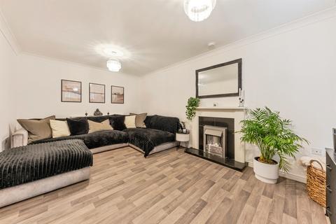 4 bedroom detached house for sale, Kedleston Road, Grantham