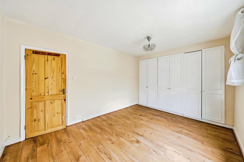 Walk-in wardrobe